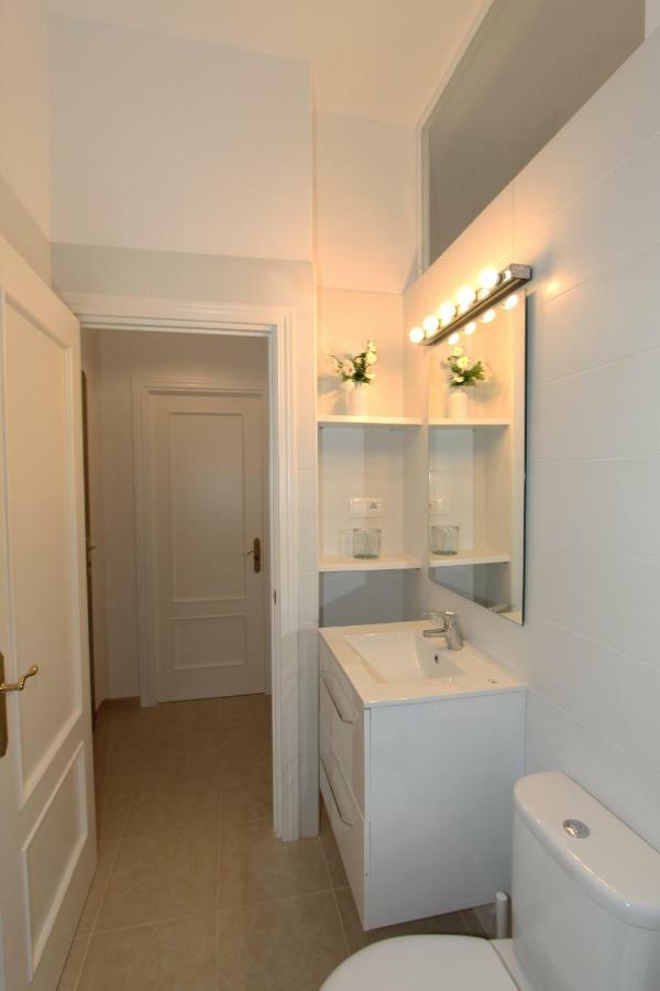 Apartamento Ollerias Малага Екстер'єр фото